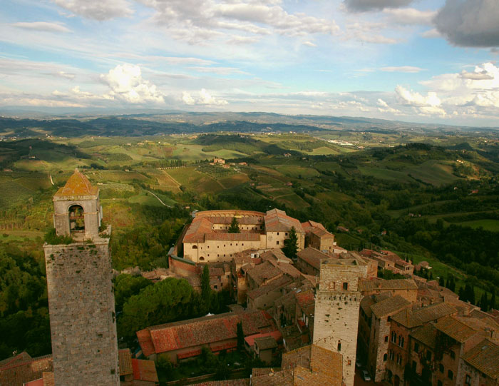 Panorama okolic San Gimignano widziana z Torre Grossa (największej z wież miasta)