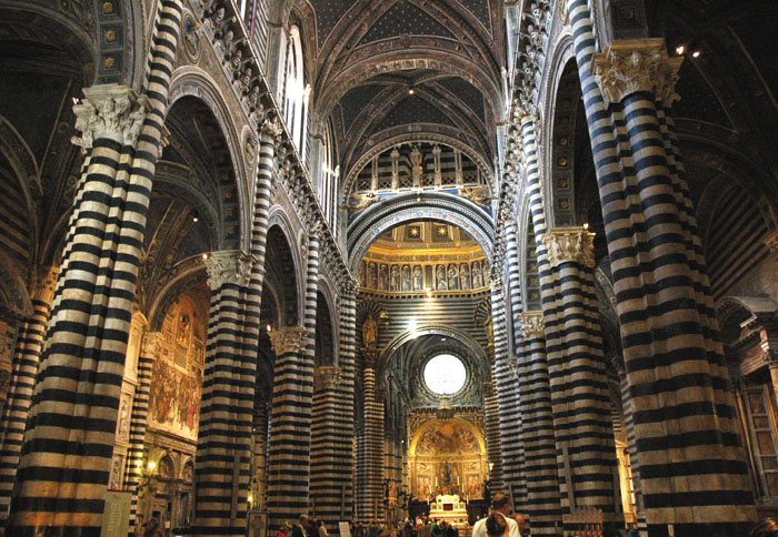 Wnętrze sieneńskiego Duomo